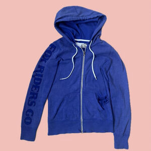 Fox Racing Y2K Zip-Up Hoodie – Vintage Slim Fit
Super cool slim-f